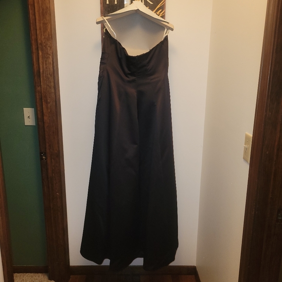 Prom dress / evening gown - Picture 3 of 3